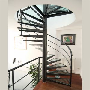 ЛМВ-75. Винтовая лестница из металла со стеклянными ступенями